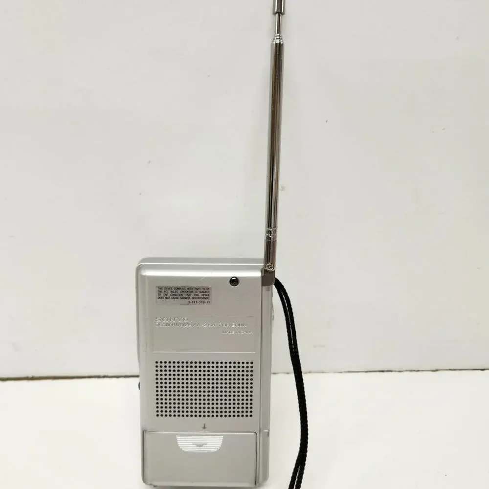 Sony ICF-S10MK2 Pocket AM/FM Radio with Speaker - Silver Works Great